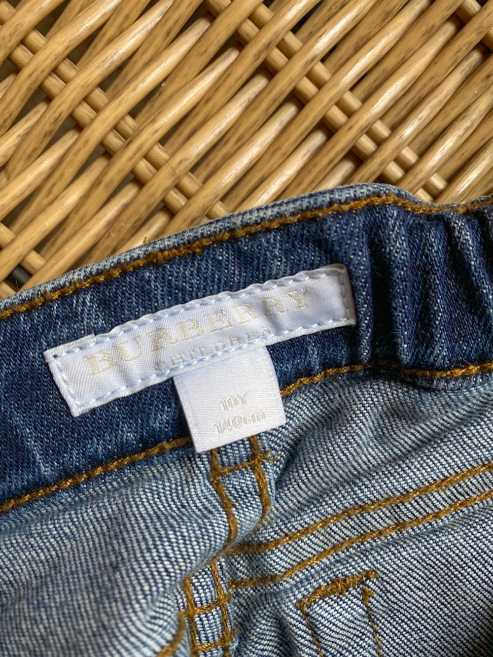 Джинсы Burberry, 140