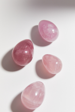 Яйцо из розового кварца M