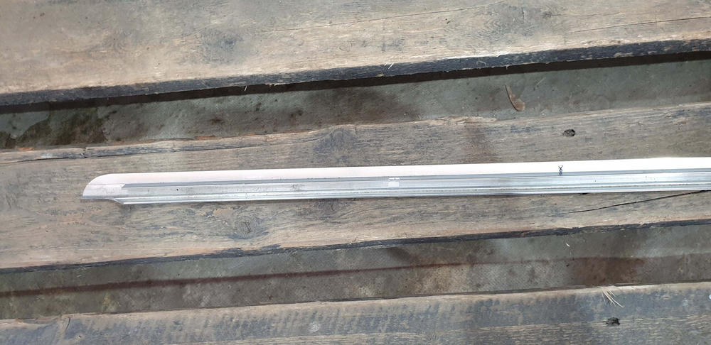 Накладка стекла заднего правого Mercedes GLC (X253) 15-нв Б/У Оригинал A2536700222