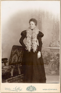 Серия студийных фотопортретов. Австро-Венгерская Империя. Конец XIX – начало XX века.