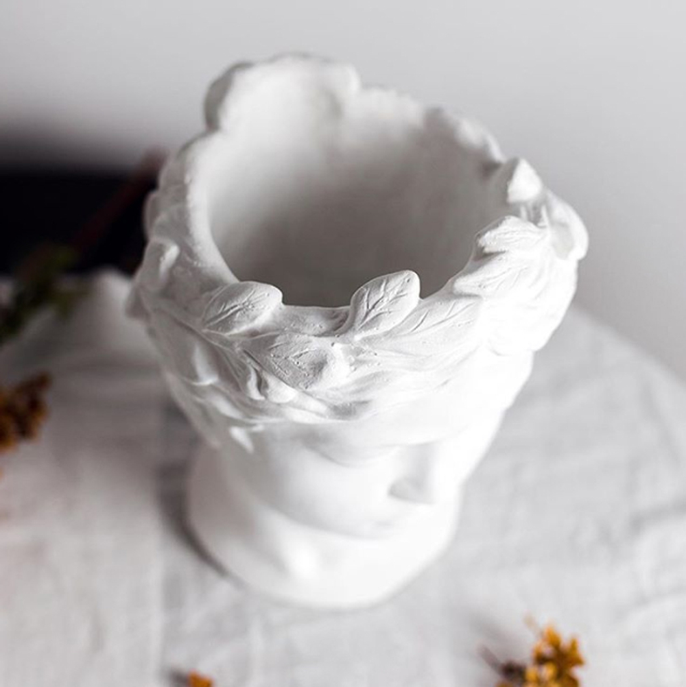 Кашпо "Голова девушки"