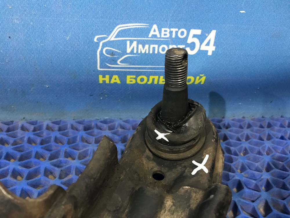 Рычаг передний левый NISSAN BLUEBIRD 1993