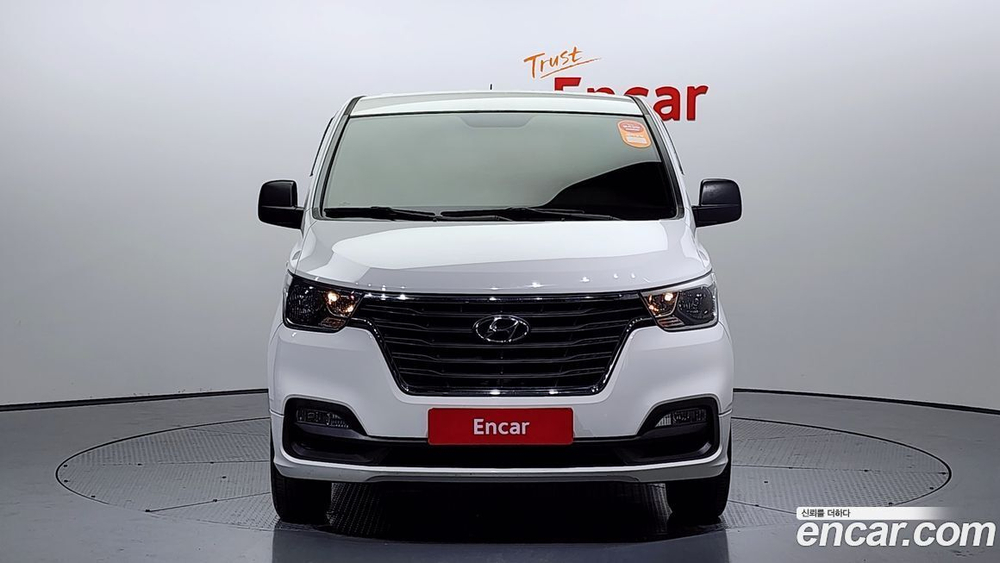 Hyundai The New Grand Starex Van 3-х местный (06.2020)