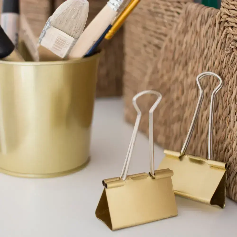 Аэрозольная краска SIANA High Quality в баллончике для мебели и декора, металла и пластика, стекла и сухоцветов, цветов и радиаторов, быстросохнущая и полуглянцевая, 0.52 л, зеркальное золото