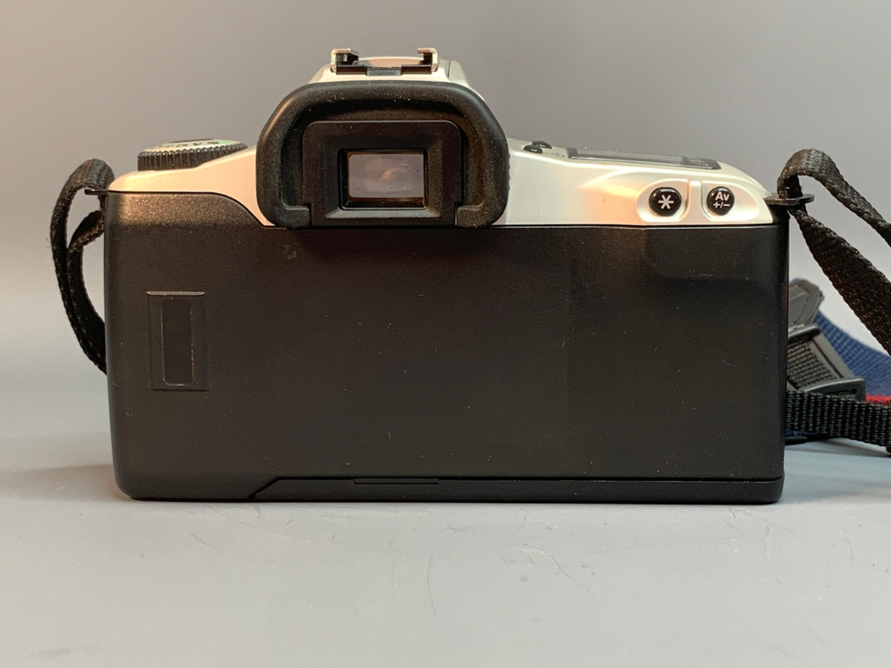 Canon EOS 300 Kit 28-90mm f 4-5.6
