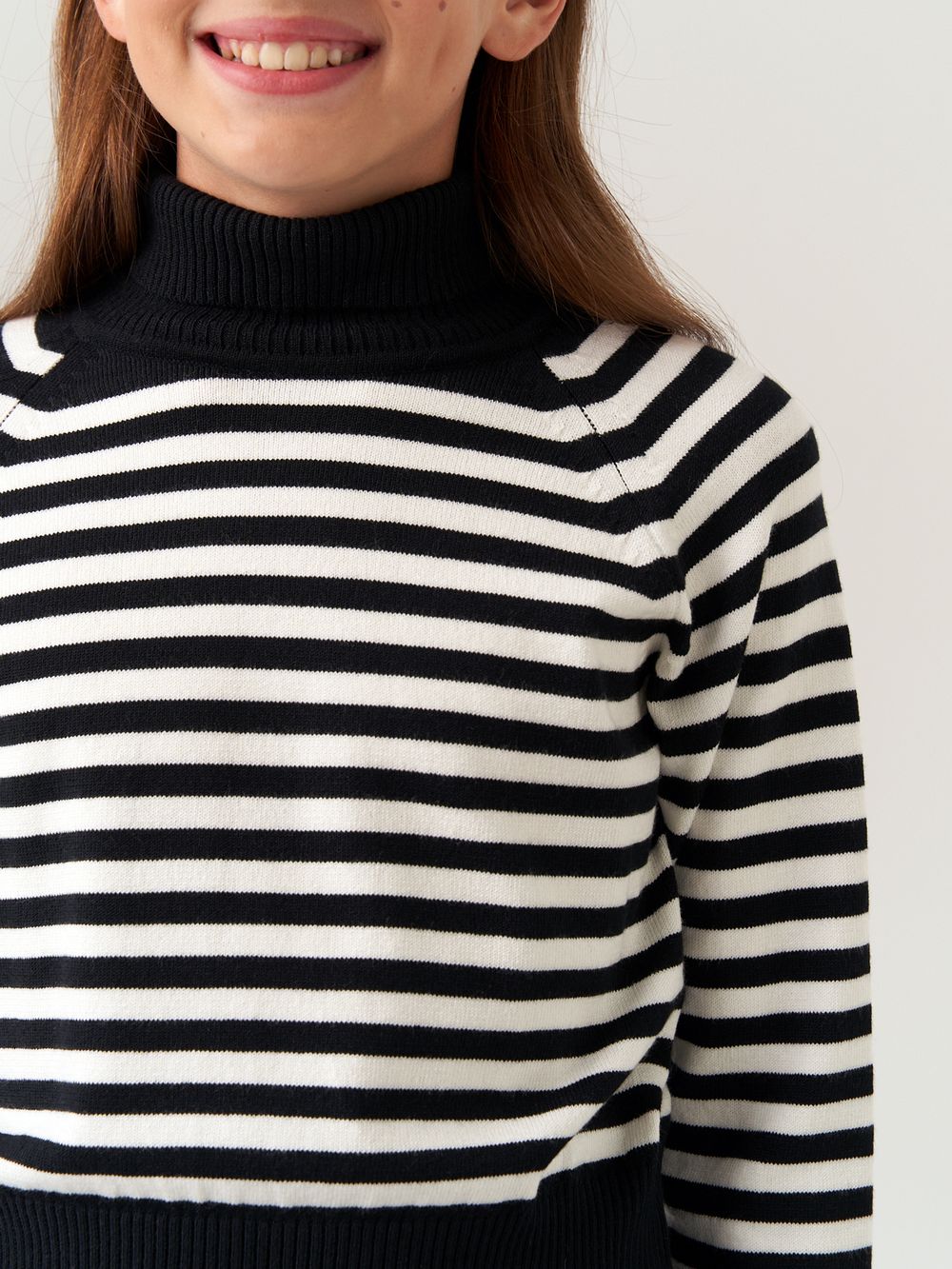 Водолазка для девочки в школу AT1042 черный-молочный