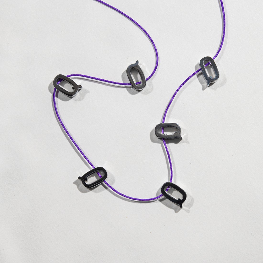 Подвеска в форме буквы "Q", 8мм, сталь