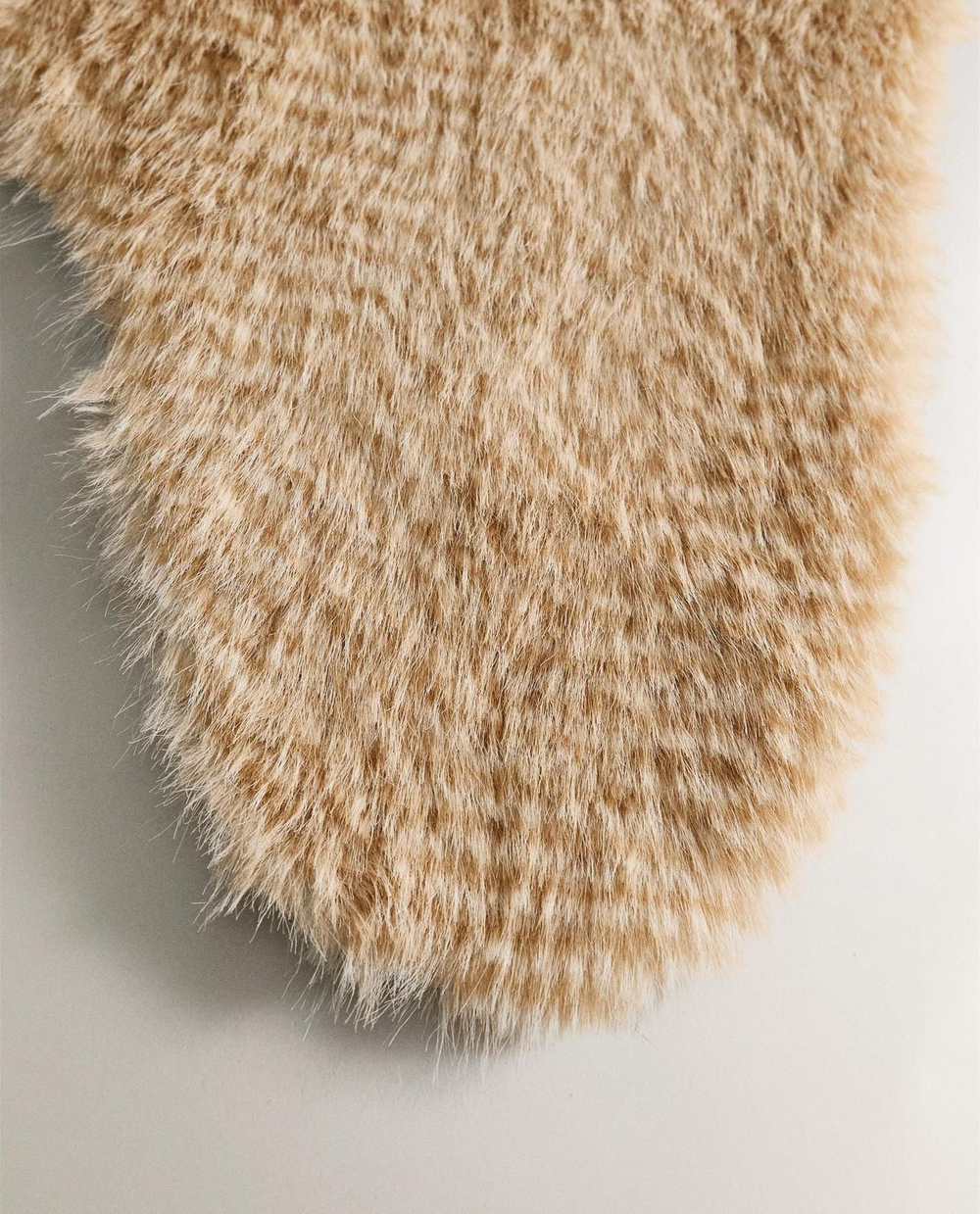 Zara Home - Плед с длинным ворсом, песочный, 90x120 см