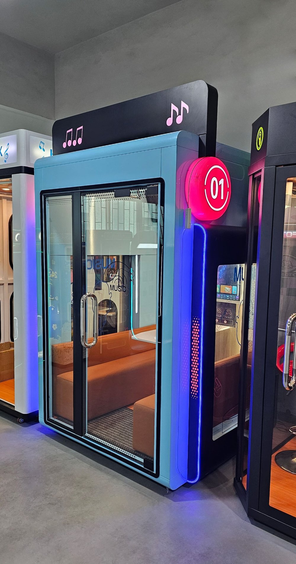 Умная караоке-будка