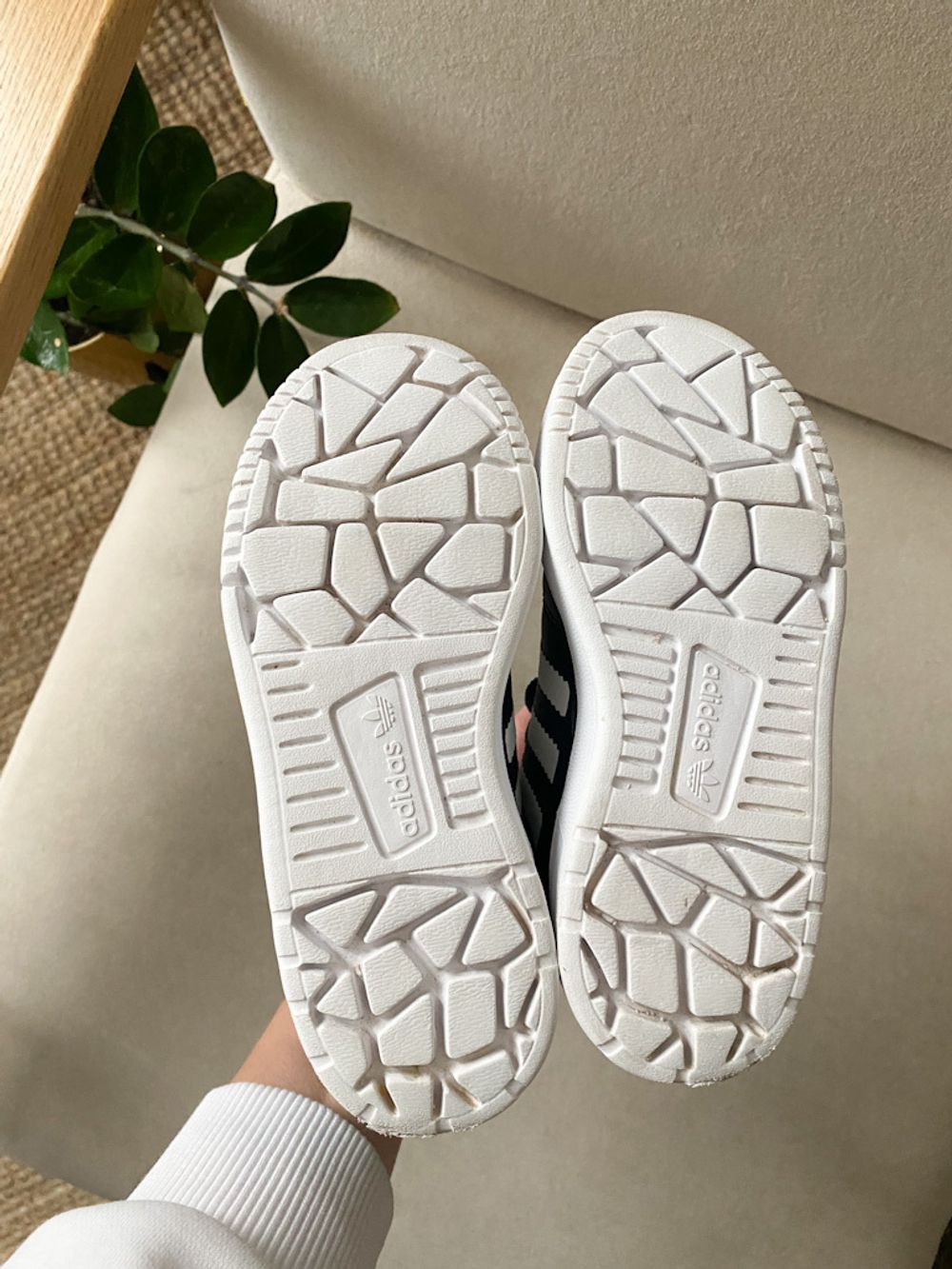 Кроссовки Adidas, 27