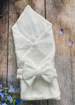 Комплект на выписку 4 предметов  (Одеяло утеплен., бант, комбинезон, нат. слип) (Цвет: Белый)