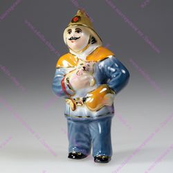 Фарфоровая елочная игрушка "Пожарный"