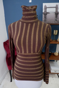 Джемпер с воротником 40 размер