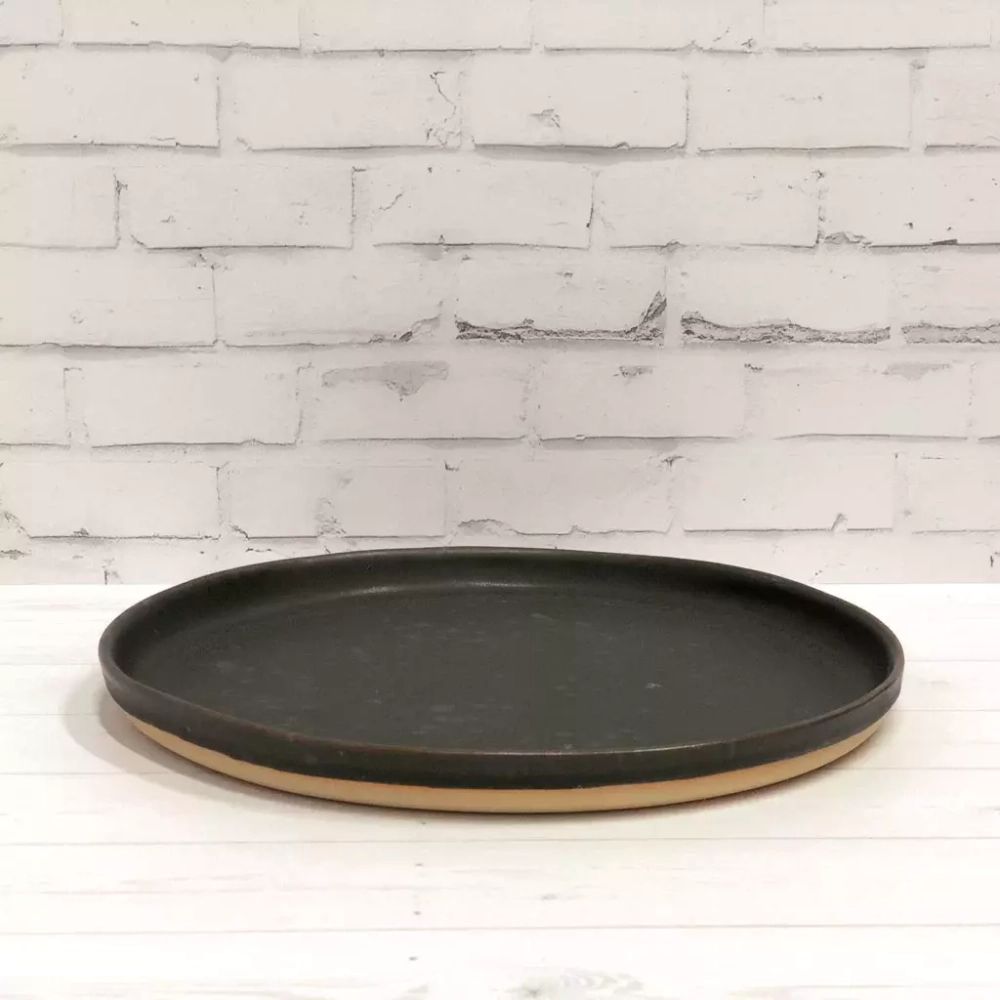 Фото тарелка черная керамическая Clayville Truffle д 280 мм 002008 из экологически чистой глины высокого качества