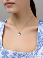 Колье с буквой О