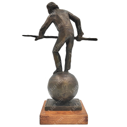 Динес Ю. С. Бильярдист. Бронза, литьё. 2000 г.