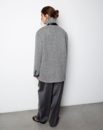 Пальто-жакет из шерсти елочка серый