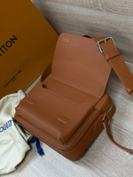 Сумка-мессенджер Louis Vuitton