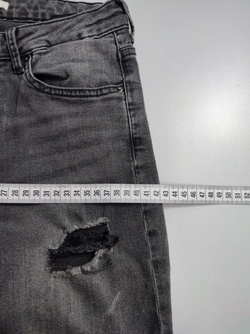 Джинсы H&M с разрезами 40 размер