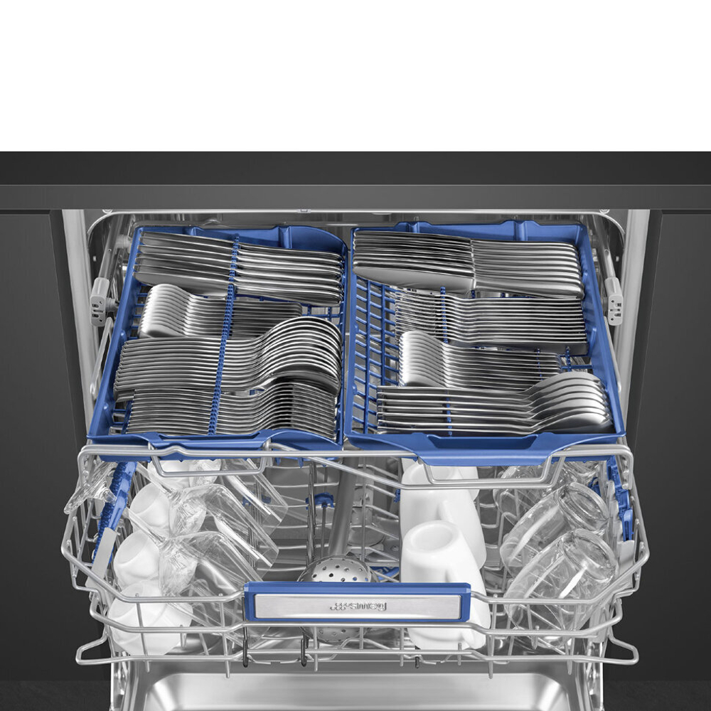 Полностью встраиваемая посудомоечная машина Smeg STL323BL