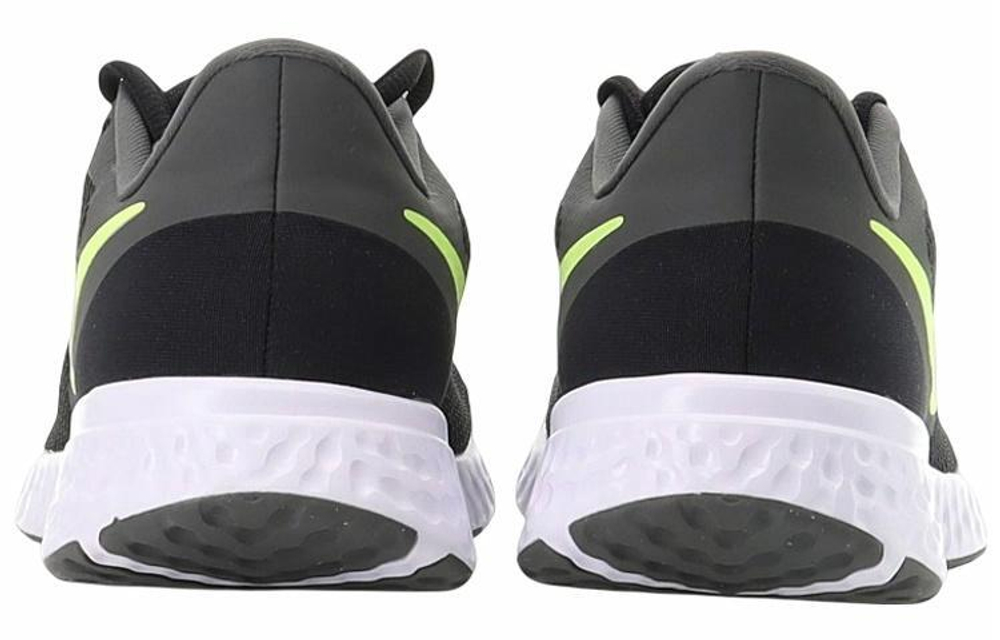 Кроссовки Nike Revolution 5