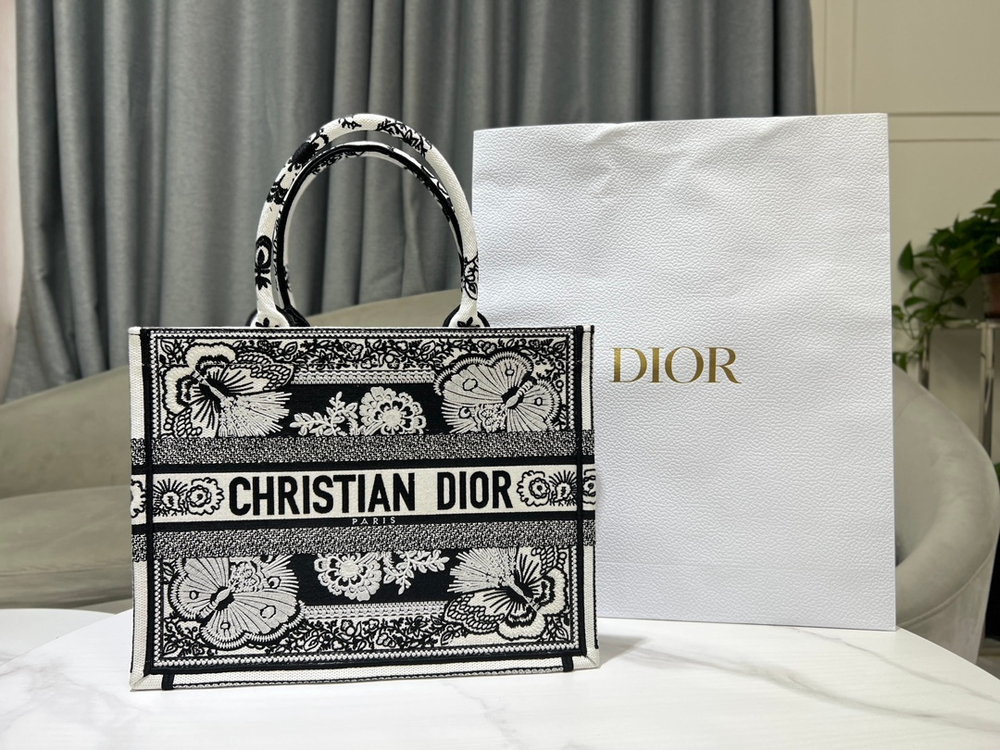 Christian Dior Book Tote 36 cm
