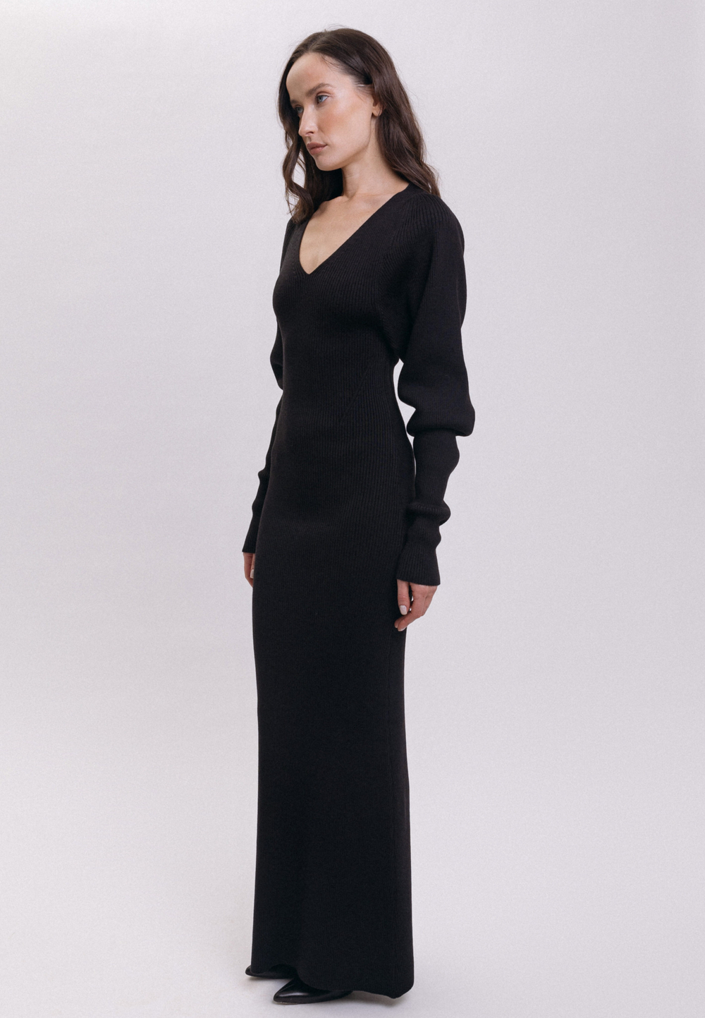 Платье макси с вырезом