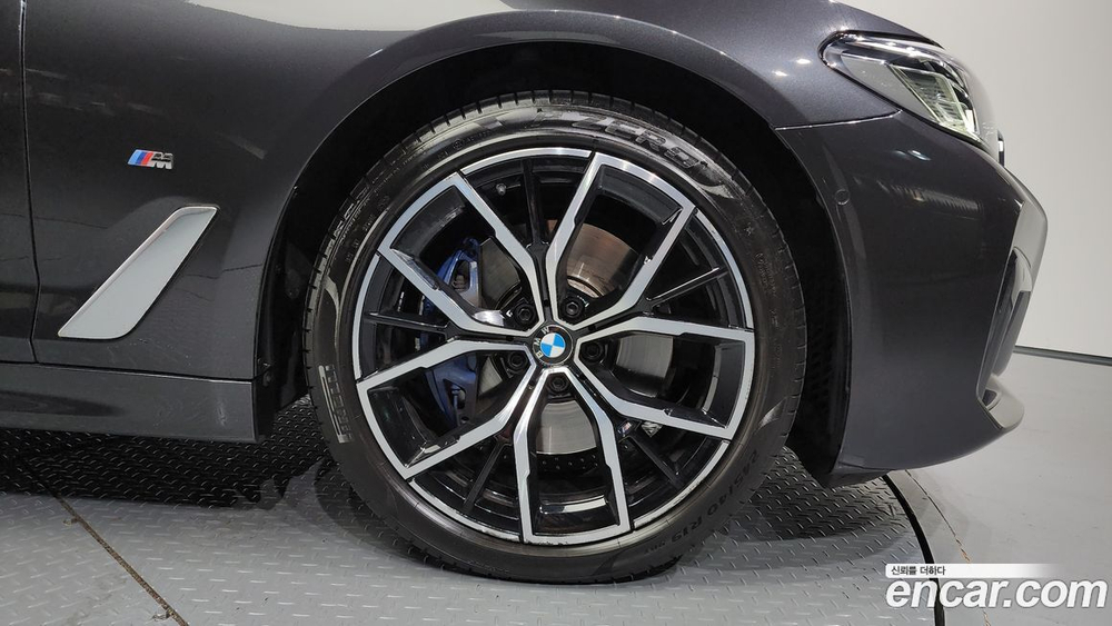BMW 5 Series (G30) 530i xDrive M Sports (10.2020)