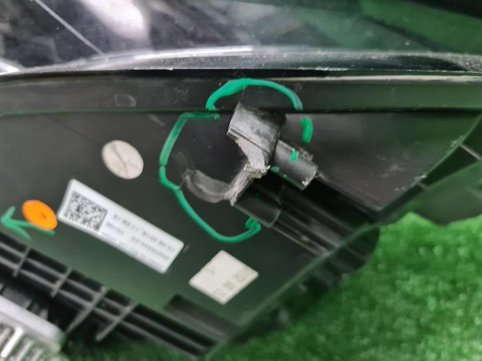 Битая Фара левая Jaguar I-PACE (2018-н.в.) LED