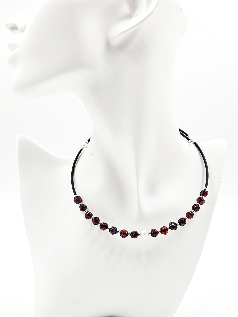 Чокер из цельного янтаря с жемчугом. Натуральный янтарь и жемчуг