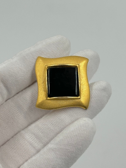 Накладка на пуговицу с чёрной вставкой