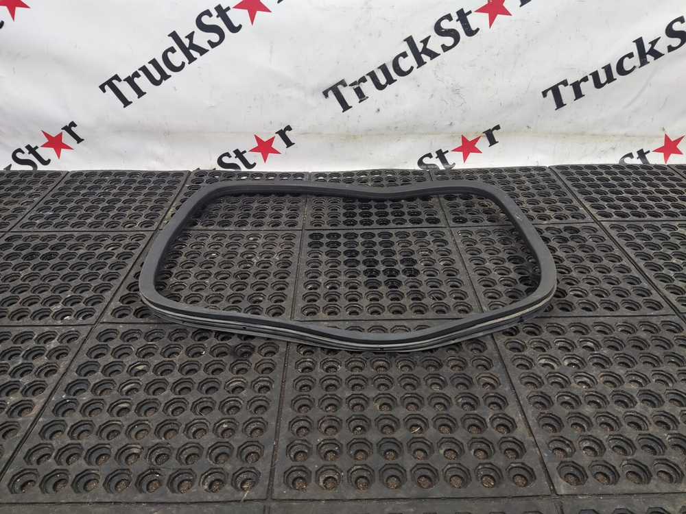 Уплотнитель инструментального ящика 2023г