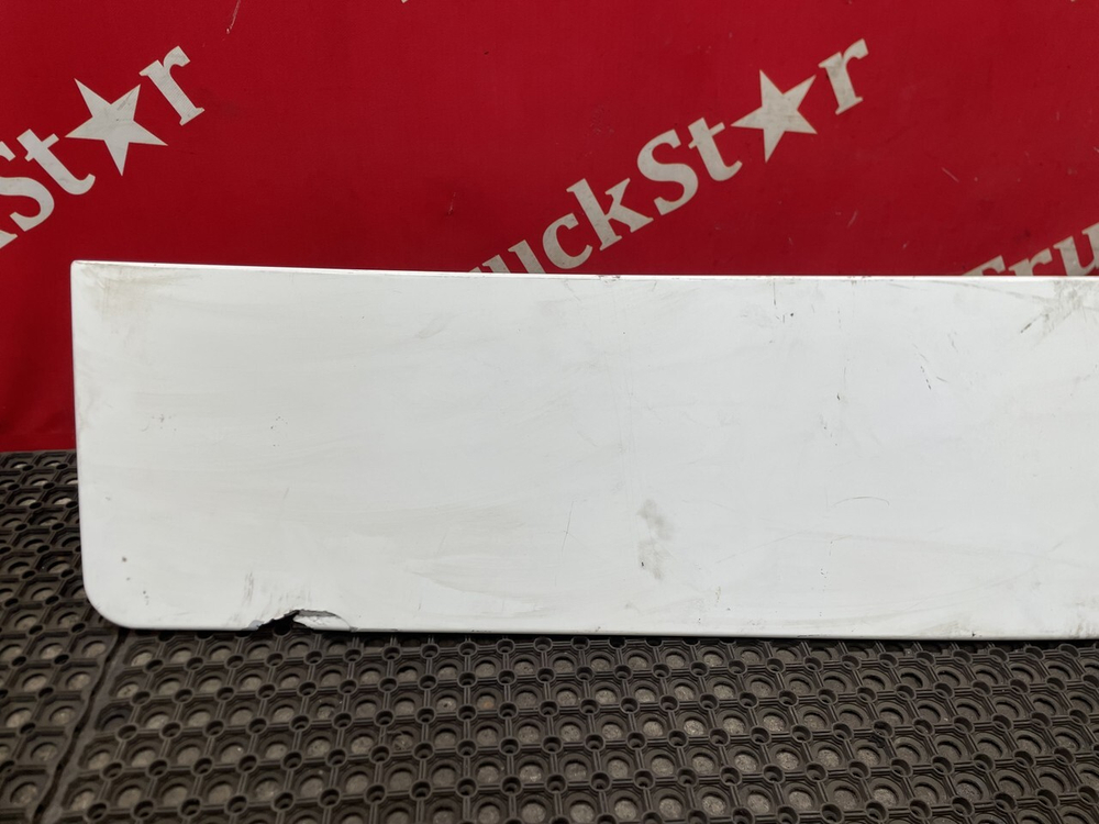 Спойлер кабины боковой левый