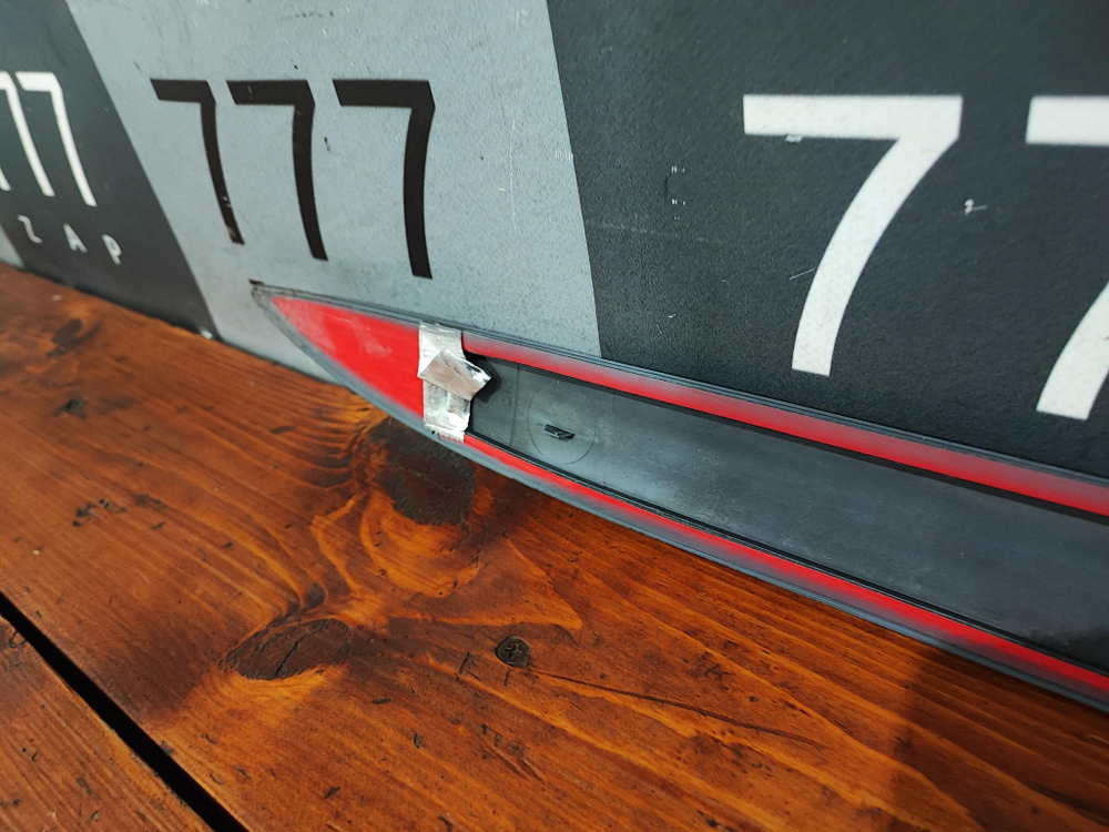 Молдинг двери передней левой Opel Corsa D Новый Оригинал 13270136