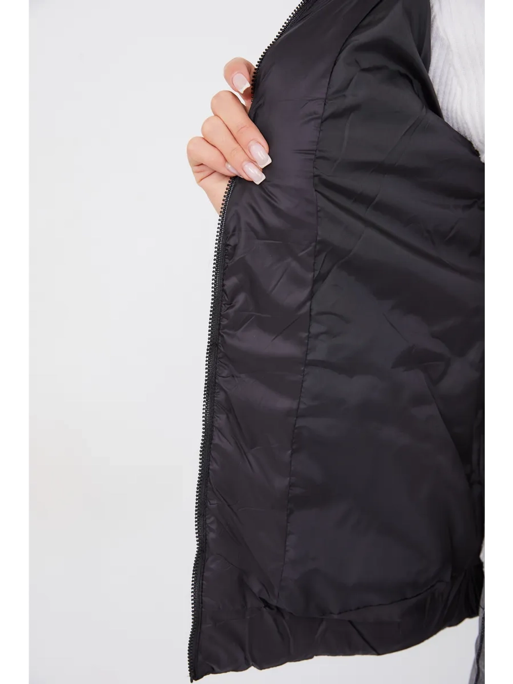 Куртка стеганая с капюшоном легкая