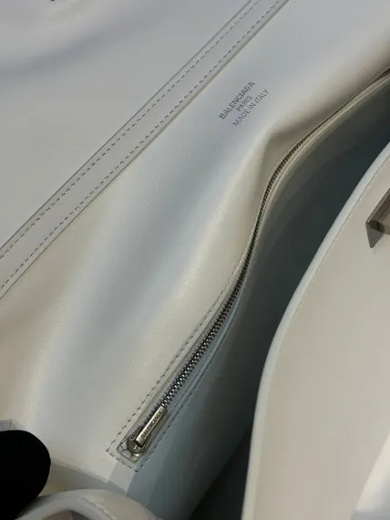 Сумка BALENCIAGA RODEO HANDBAG белый
