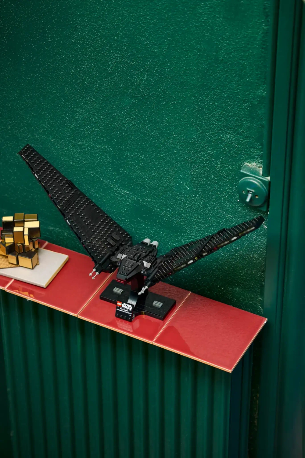 Конструктор LEGO Star Wars 75406 Командный шаттл Кайло Рена