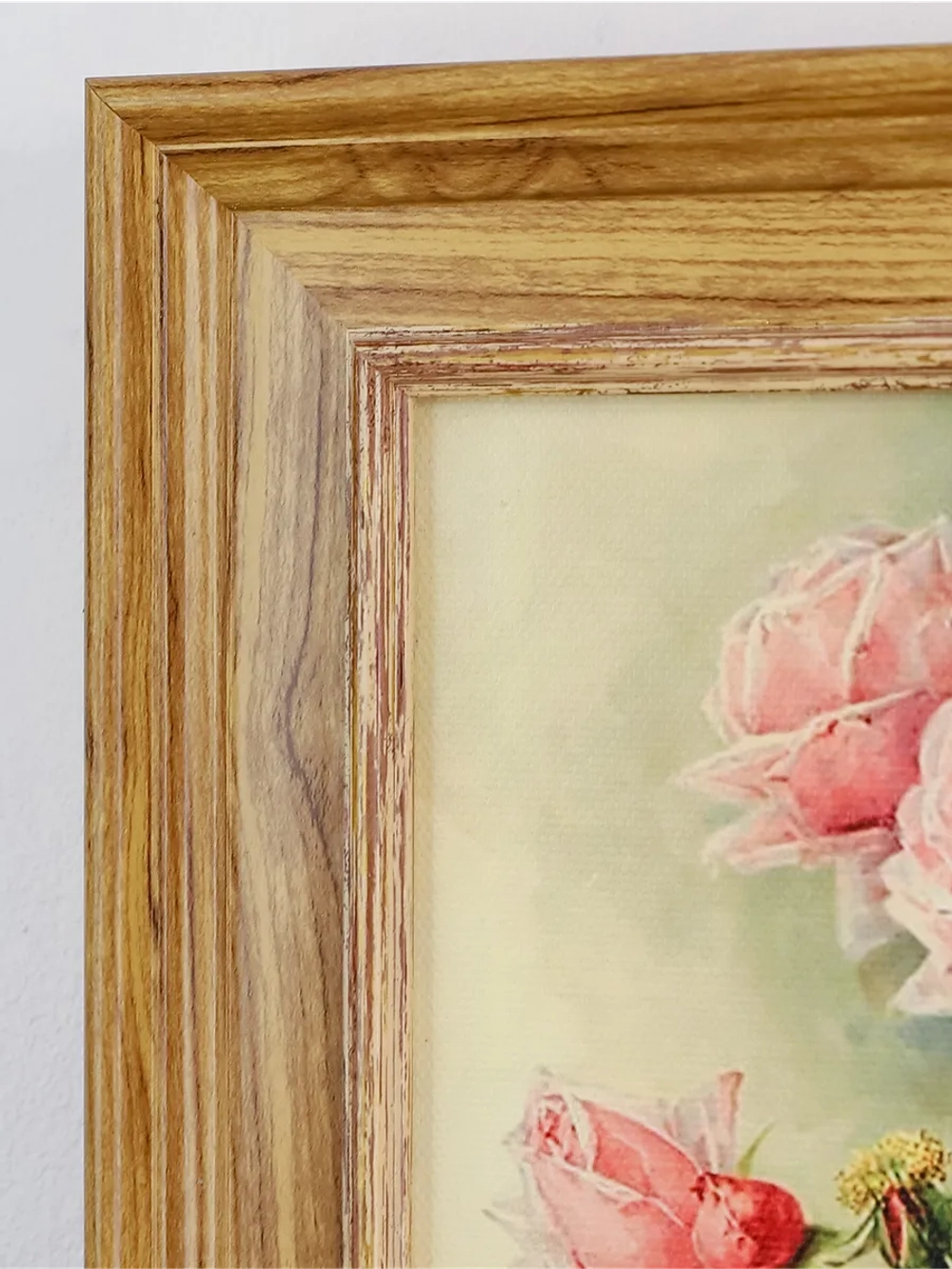 Картина настенная интерьерная в раме "под дерево" 26*26 см