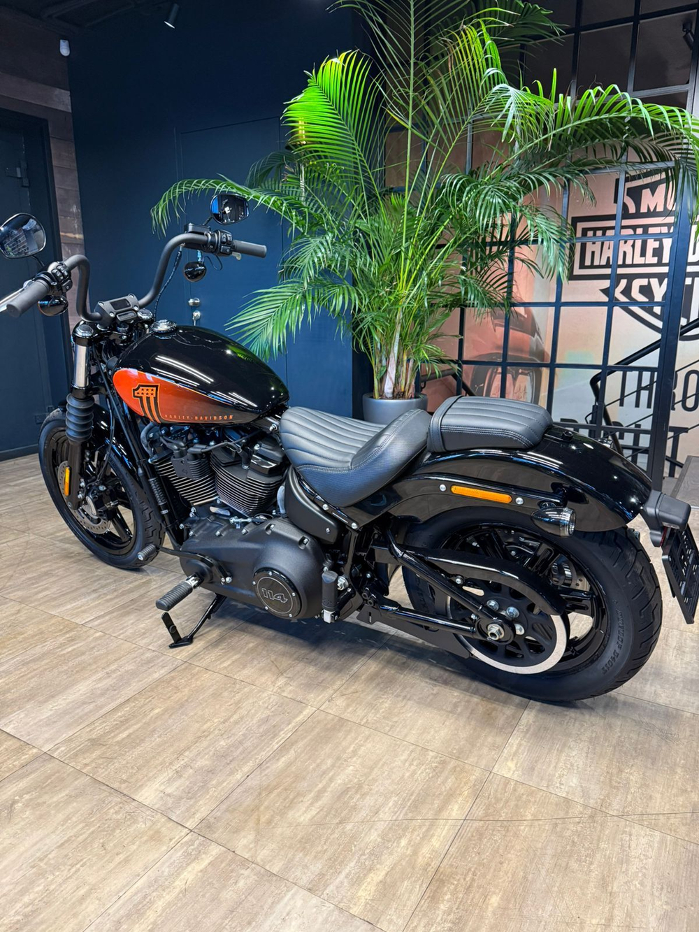 Street Bob 114 Harley-Davidson 2023 (Vivid Black)