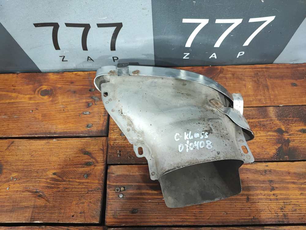 Насадка глушителя левая AMG Mercedes C W205 14-18 Б/У Оригинал A2054900300