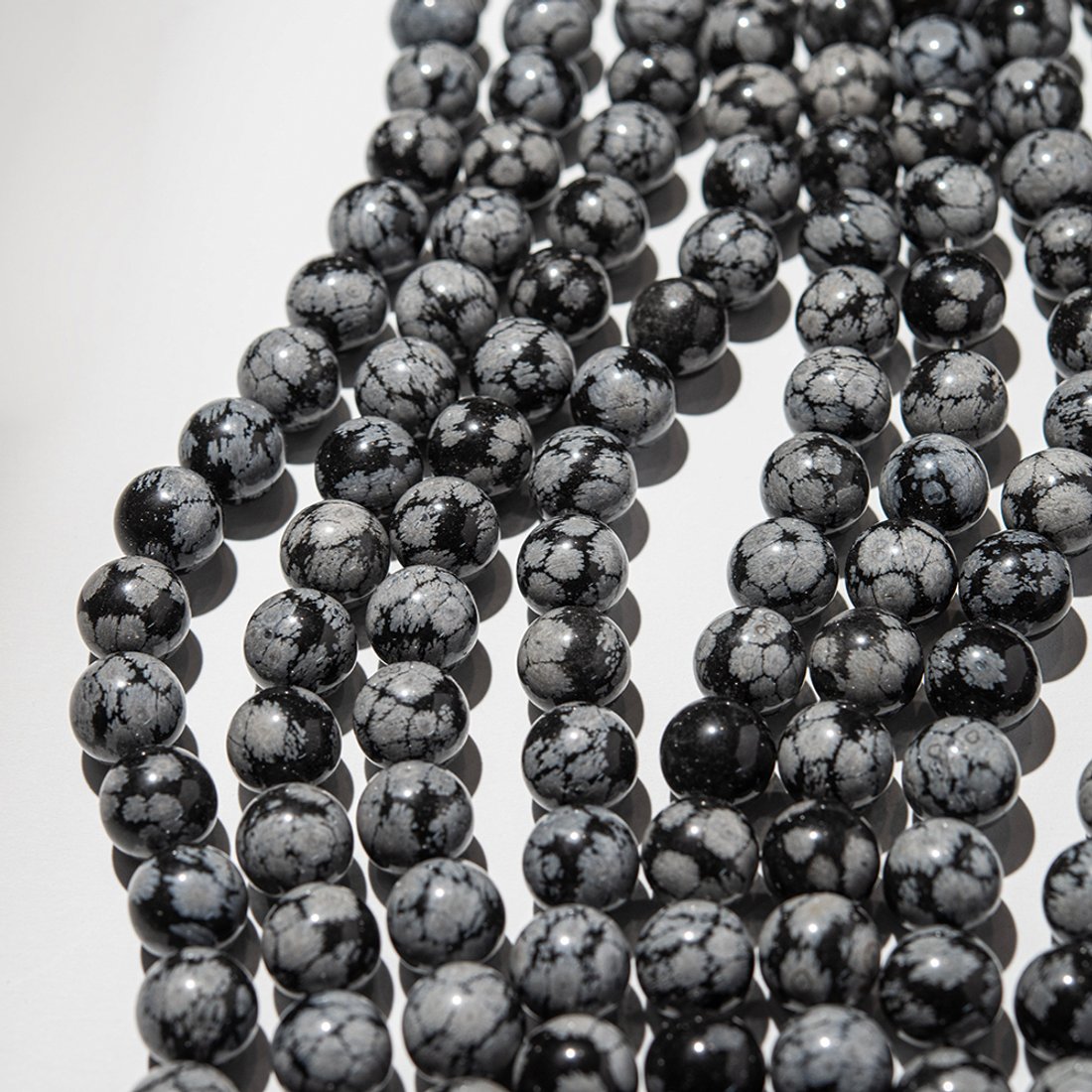 Снежный обсидиан натуральный, бусины в форме шара 12,7мм