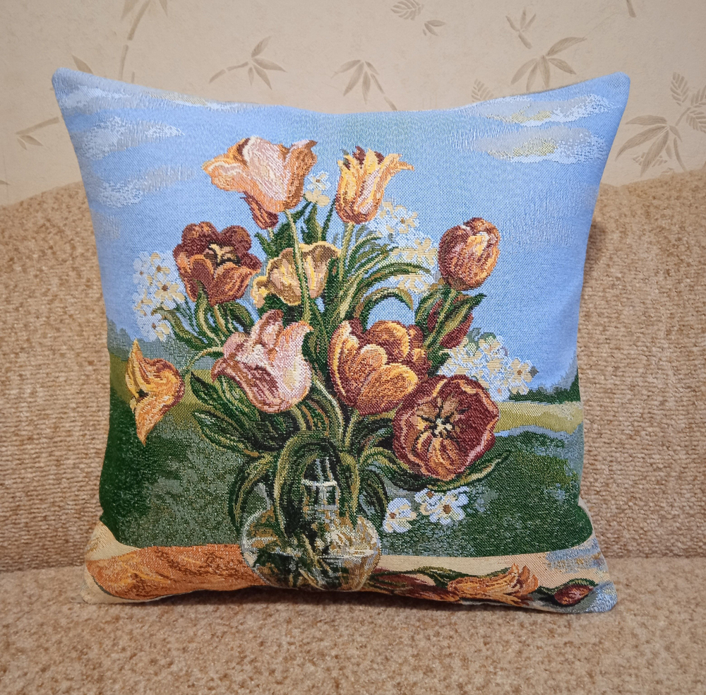 Декоративный гобеленовый чехол Тюльпаны М 47х47