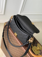 Louis Vuitton Pochette Metis Soft Bag