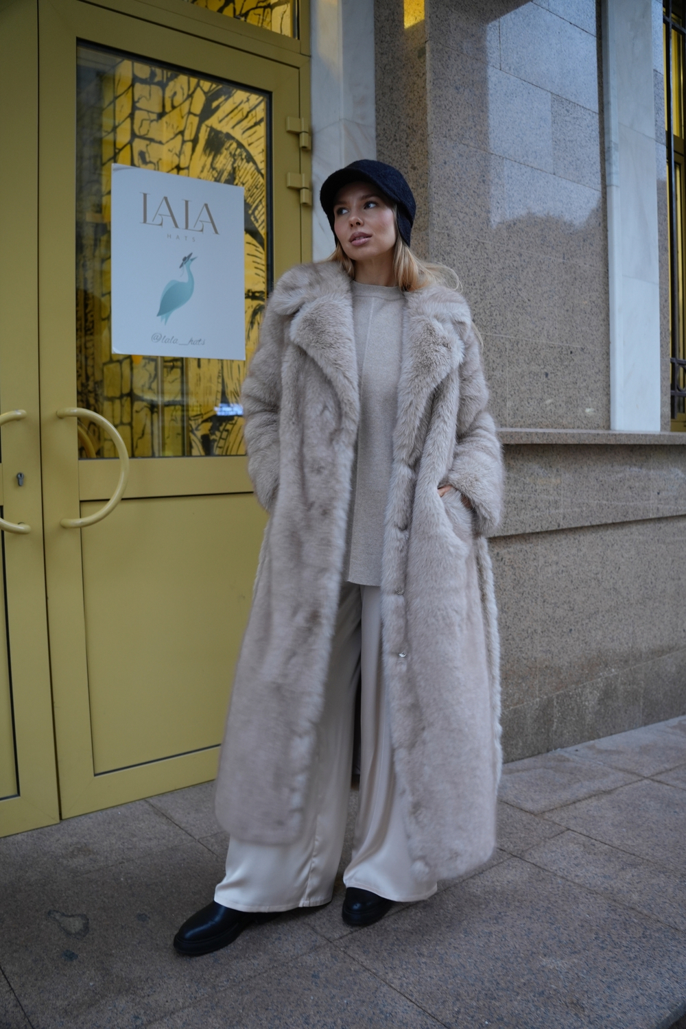 Бейсболка «кудряшка» с ушками черный