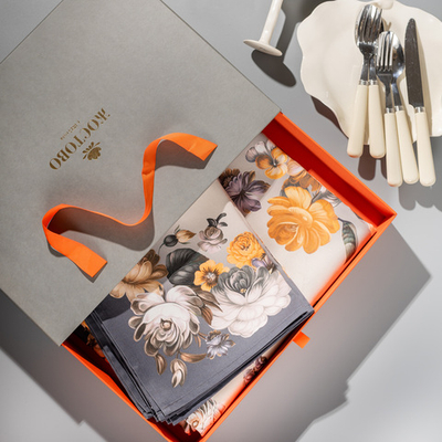 Набор скатерть 130х240 см с салфетками в подарочной упаковке