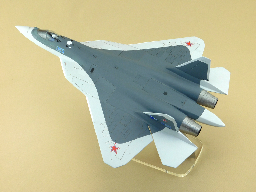 Модель самолета Су-57 (М1:48, 055, Белая Акула)