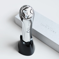 Бьюти-аппарат для ухода за лицом с EMS, LED, радиочастотами, ультразвуком и ионофорезом AXXZIA Mate For Face