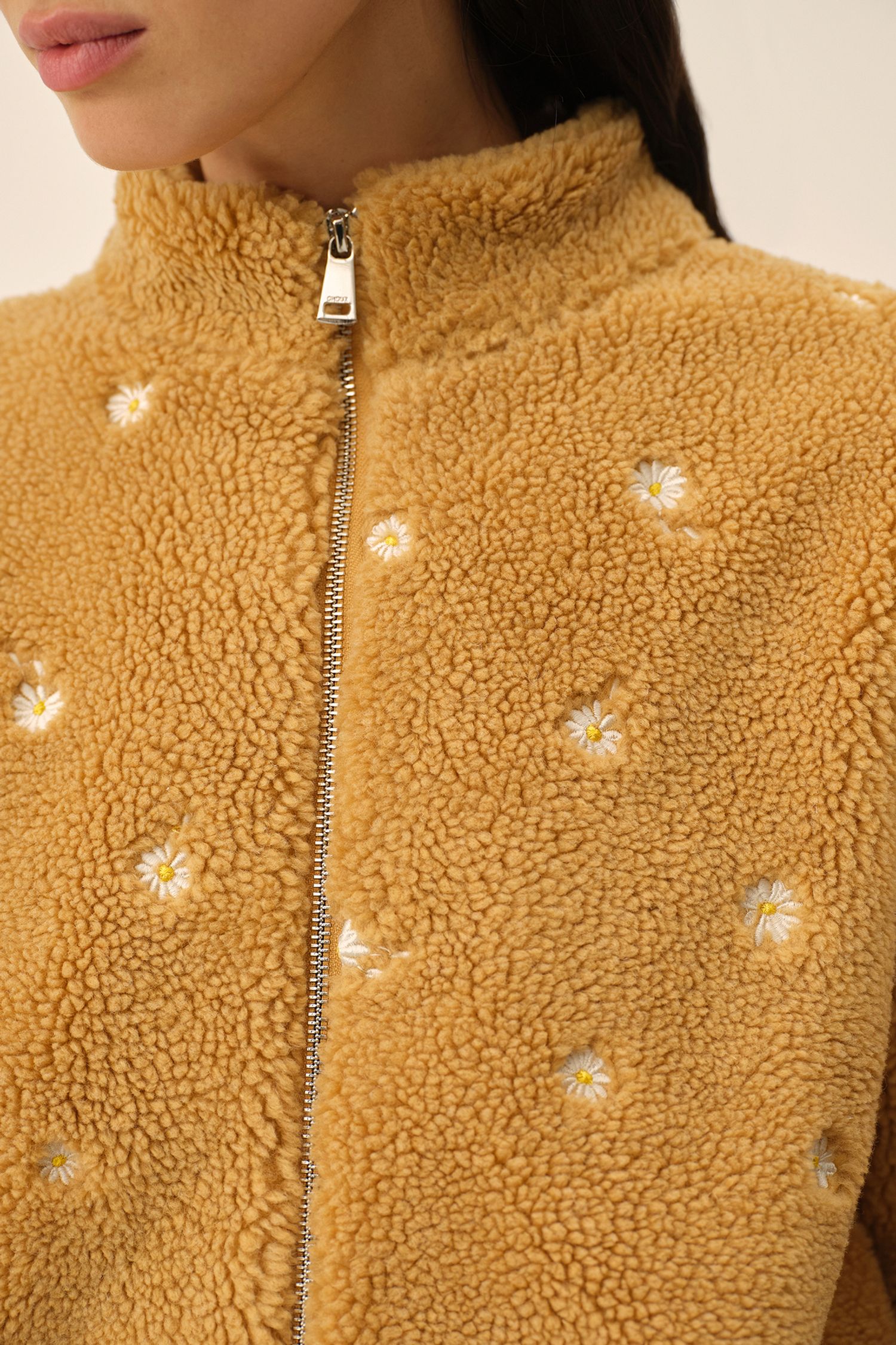 Куртка (((Любит - не любит))), песочная