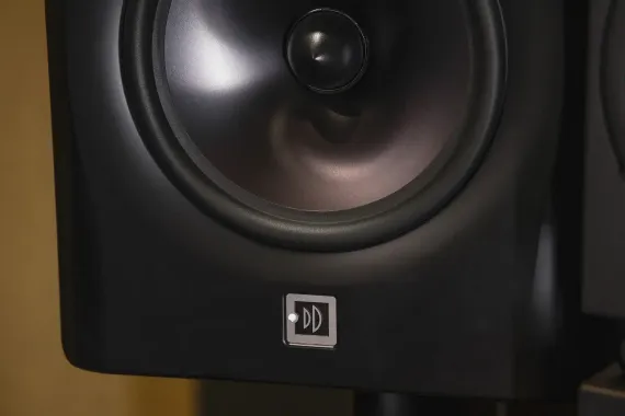 Dutch & Dutch 8c Studio Speaker Black