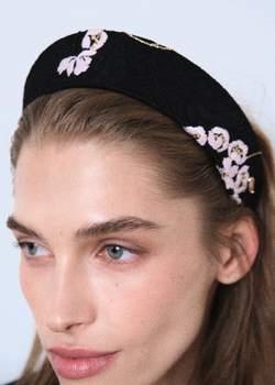 Кокошник с цветочной вышивкой